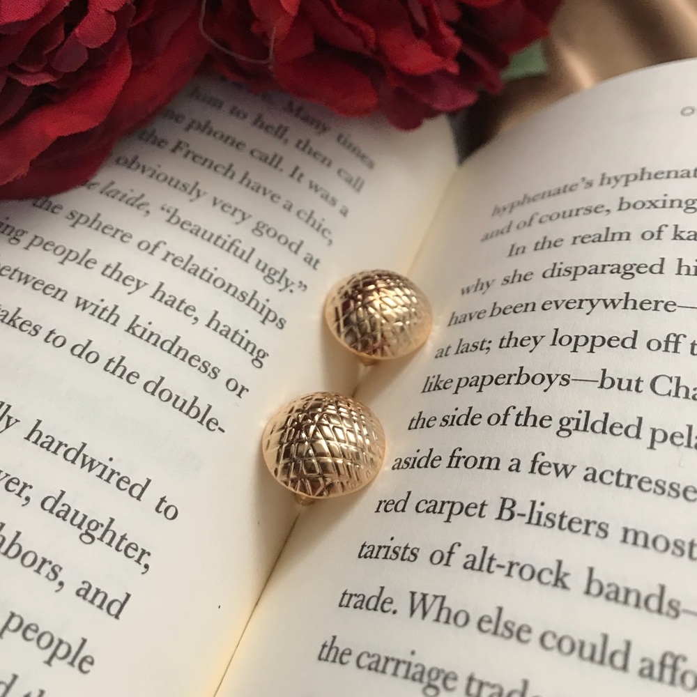 🔴 3/30$ Classy Gold Round Button Earrings - Picture 2 of 5